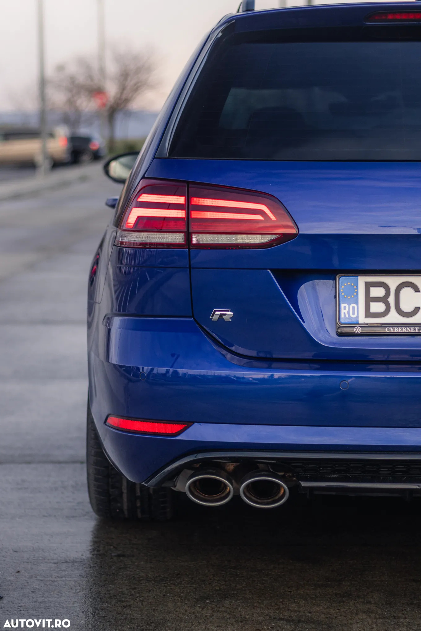 Volkswagen Golf Variant R 2.0 TSI OPF 4Motion DSG - 10