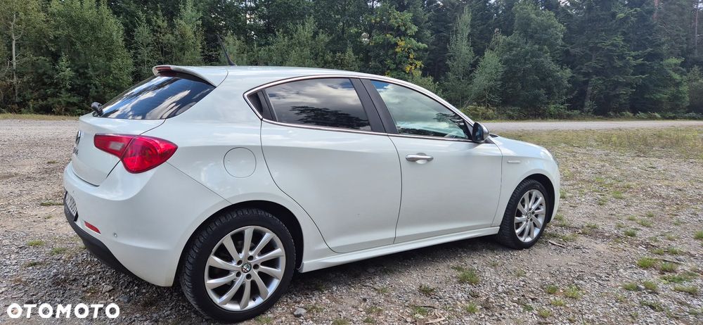 Alfa Romeo Giulietta 2012 photo 5