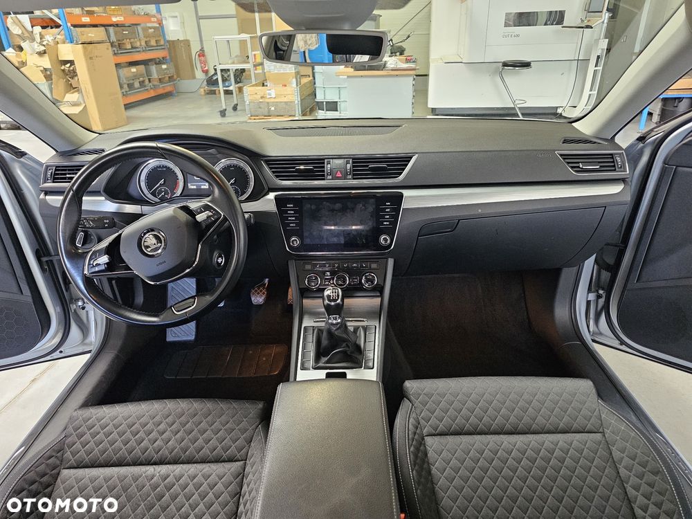 Skoda Superb 2.0 TDI Ambition - 10