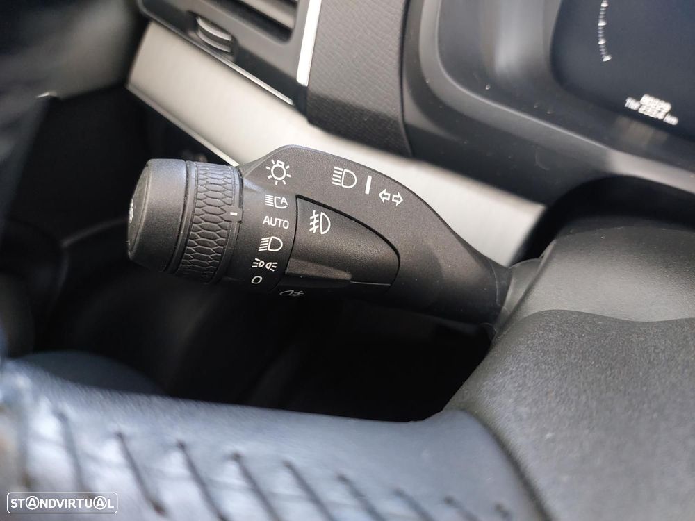 Volvo XC 90 2.0 T8 PHEV Momentum Plus AWD - 22