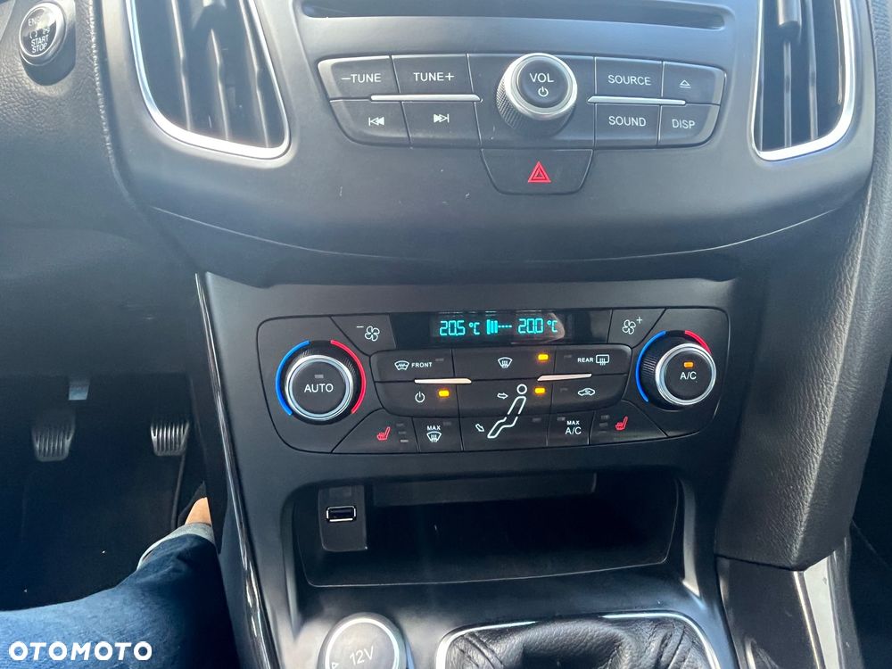 Ford Focus 1.5 EcoBoost Titanium - 25