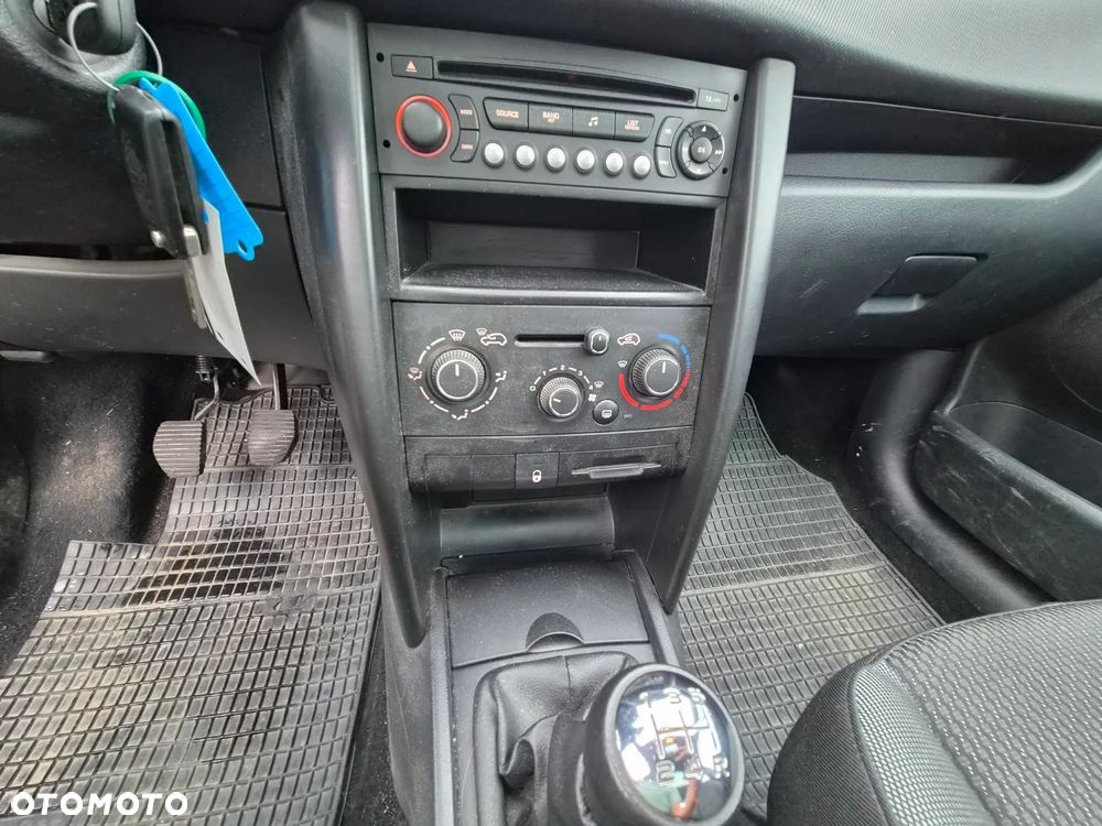 Peugeot 207 75 Filou - 12