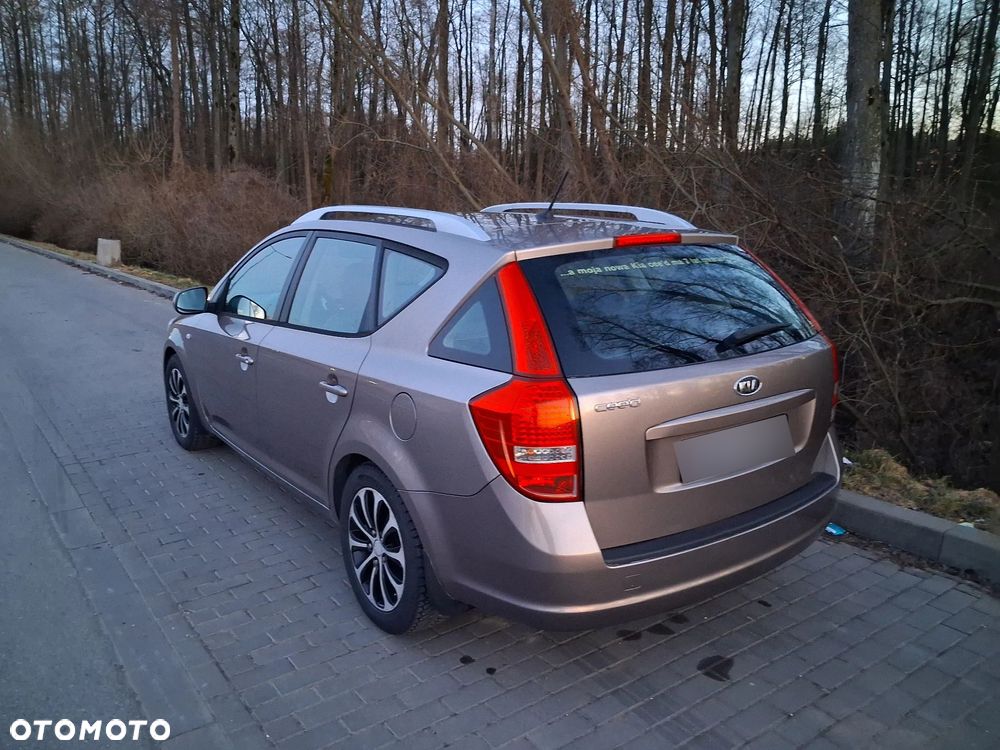 Kia Ceed 1.6 Comfort + - 9