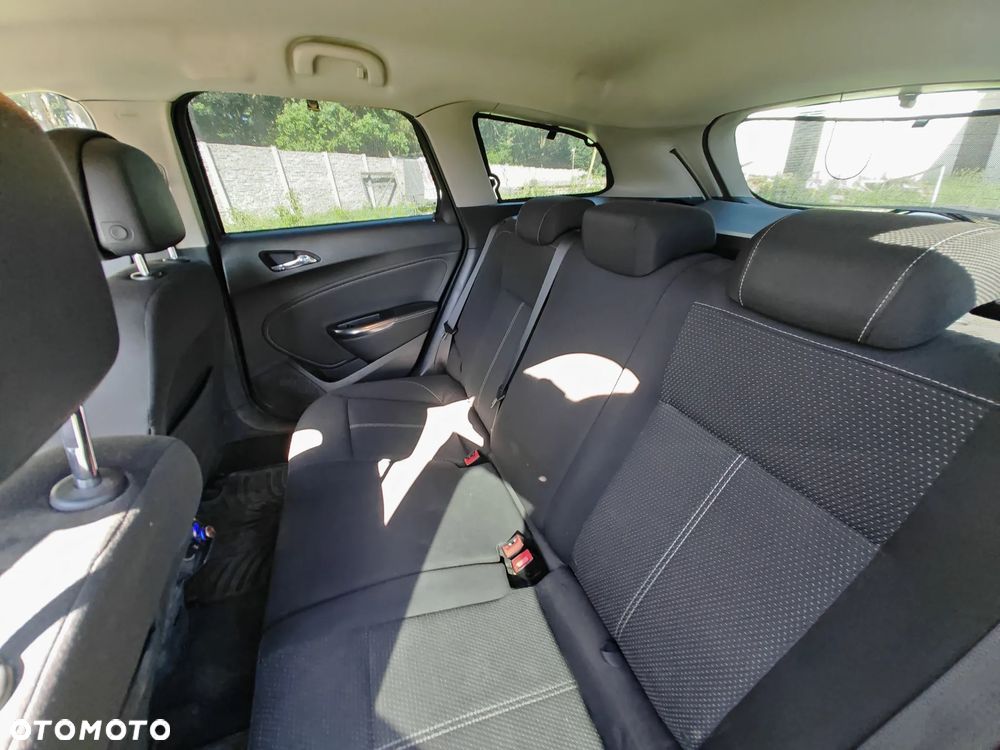 Opel Astra 2.0 CDTI Cosmo - 9