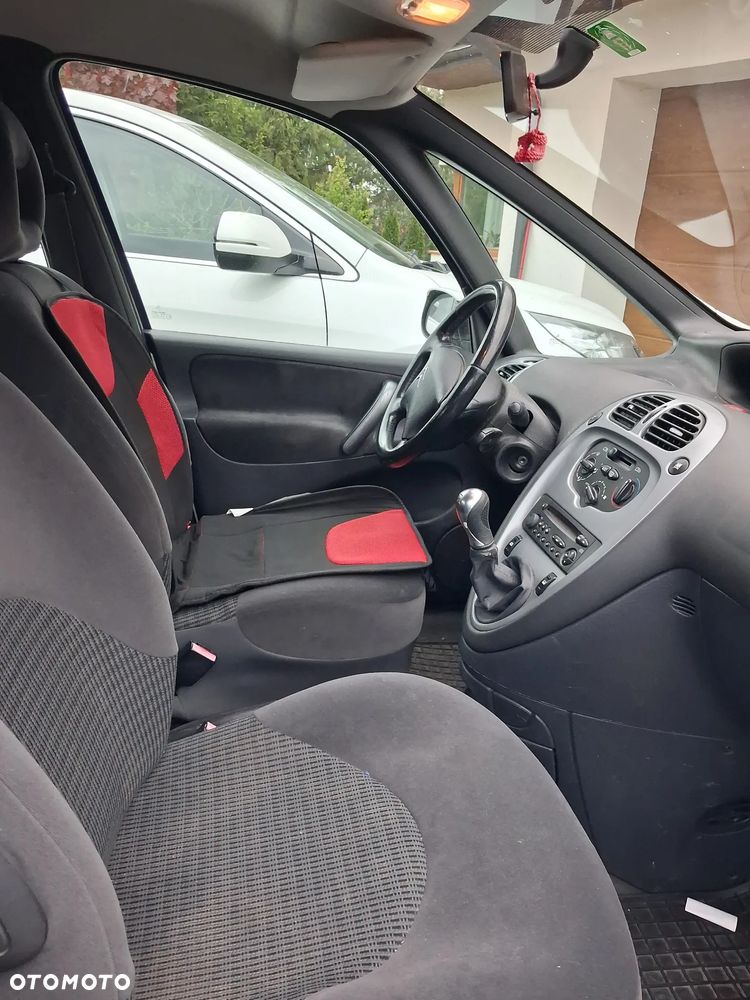 Citroën Xsara Picasso 1.6 HDI FAP Confort - 10