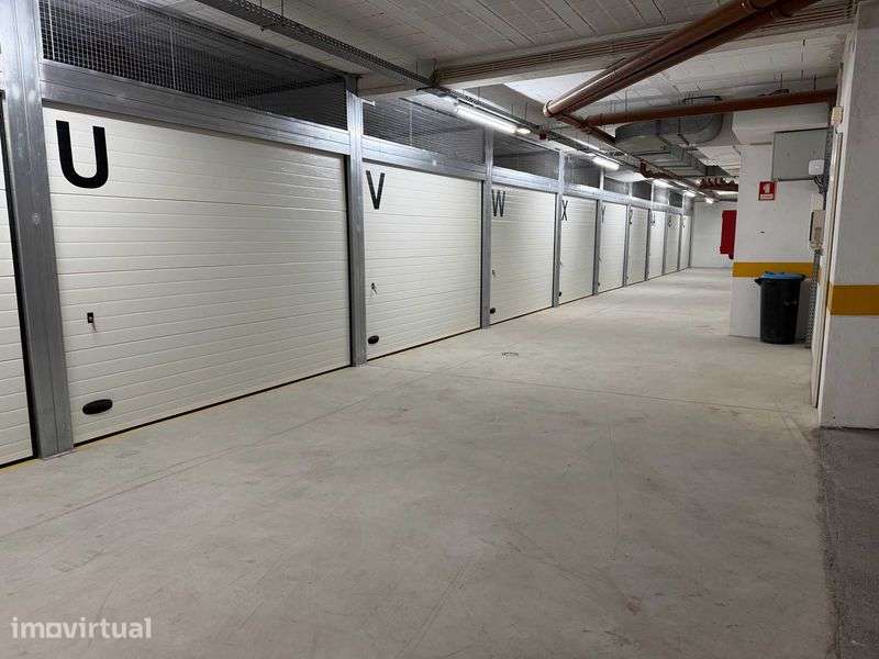 Garagem / Arrumo Centro Gaia - Grande imagem: 3/9
