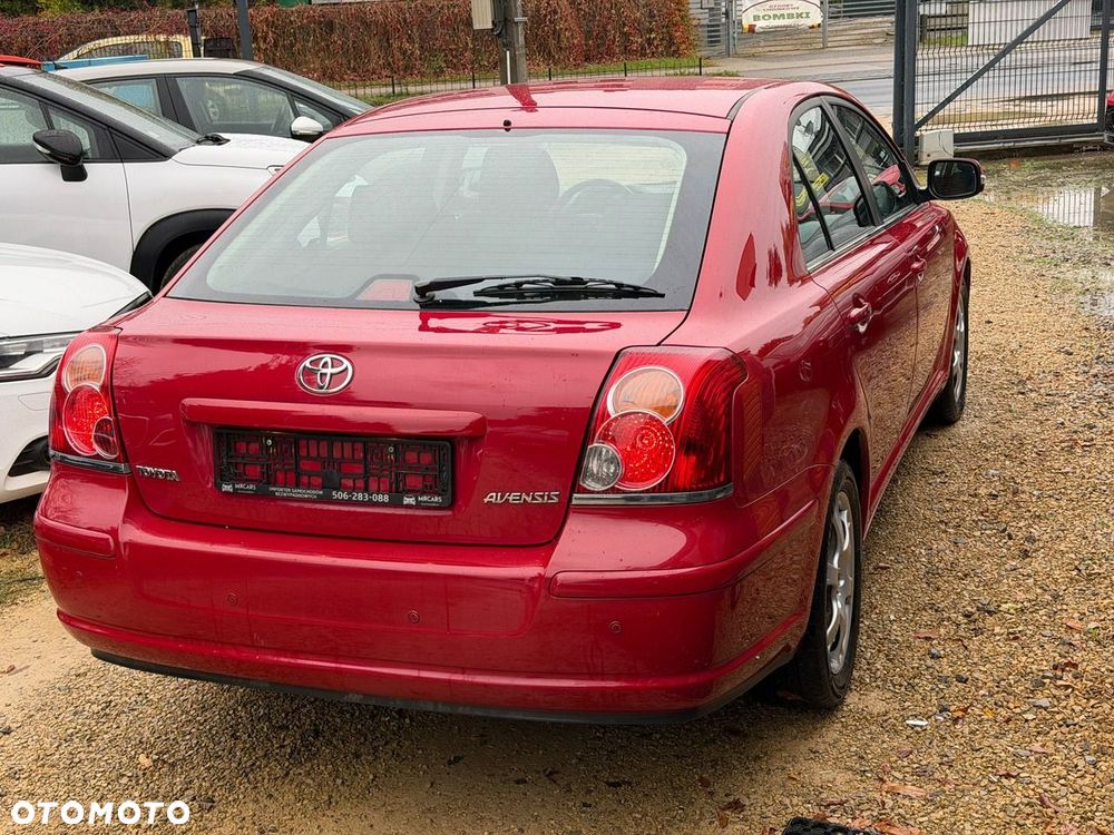 Toyota Avensis - 6