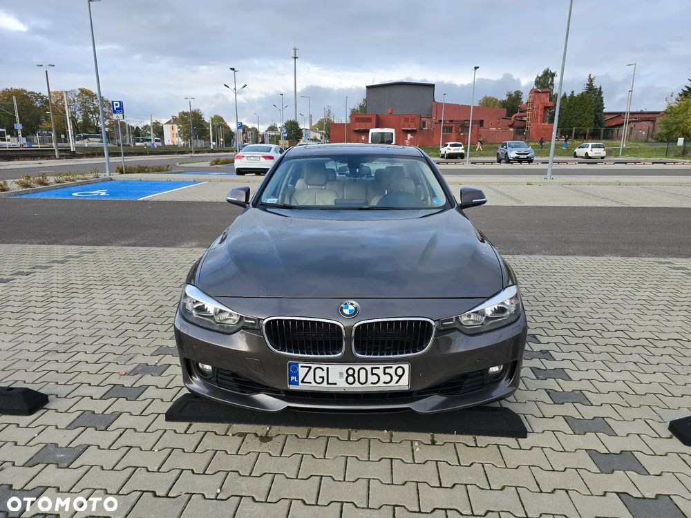 BMW Seria 3 328i xDrive - 2