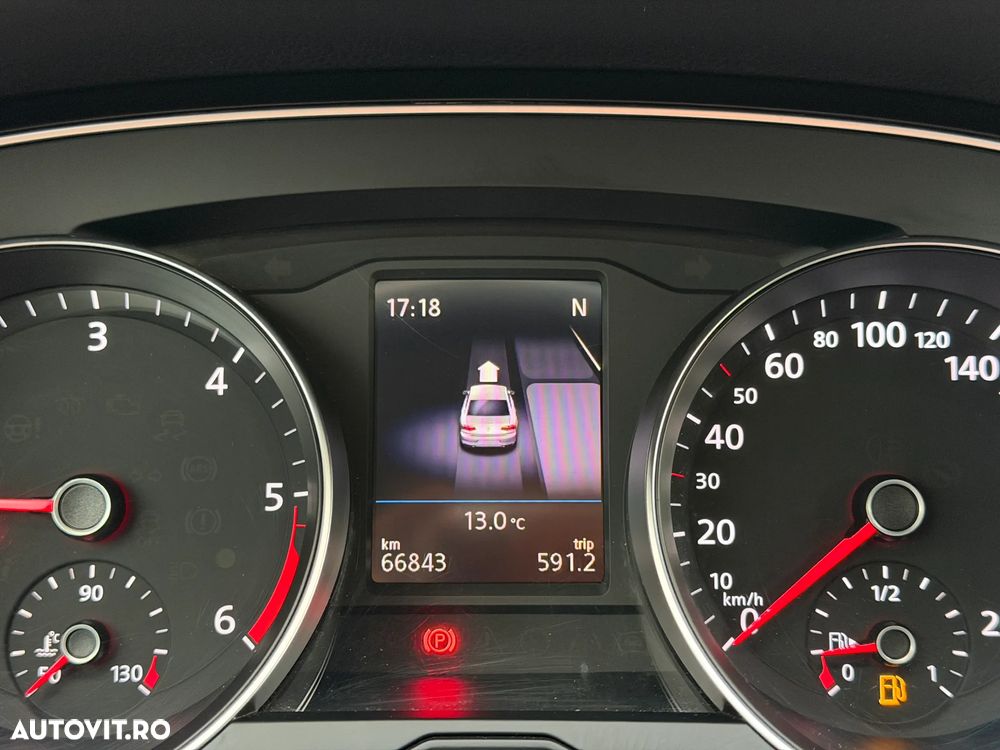 Volkswagen Passat 2.0 TDI DSG Highline - 16