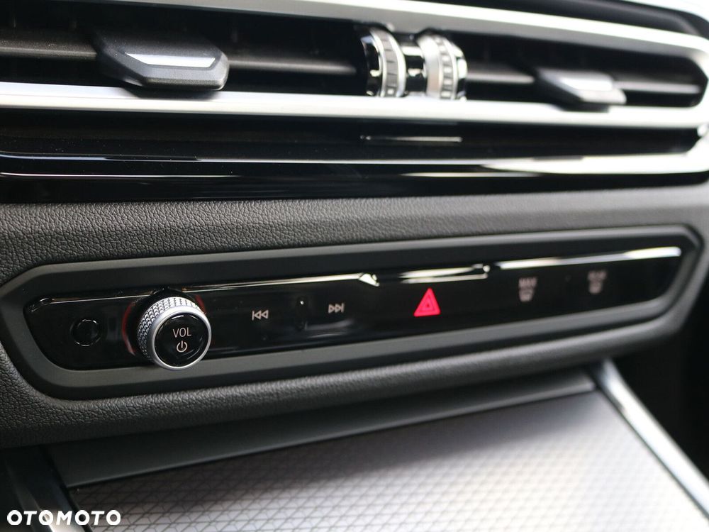 BMW Seria 3 320d mHEV M Sport - 22