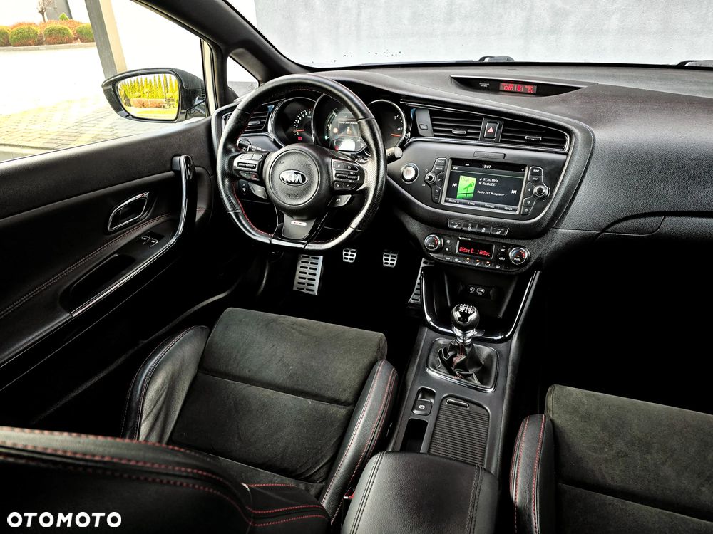 Kia Ceed 1.6 T-GDI GT - 16