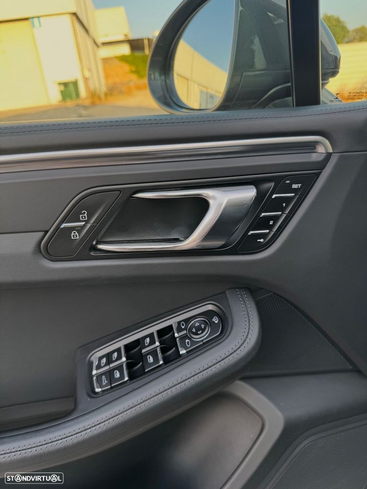 Porsche Macan T - 19