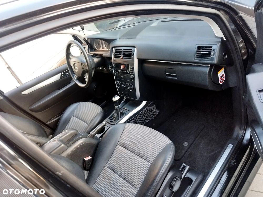 Mercedes-Benz Klasa B 200 - 20