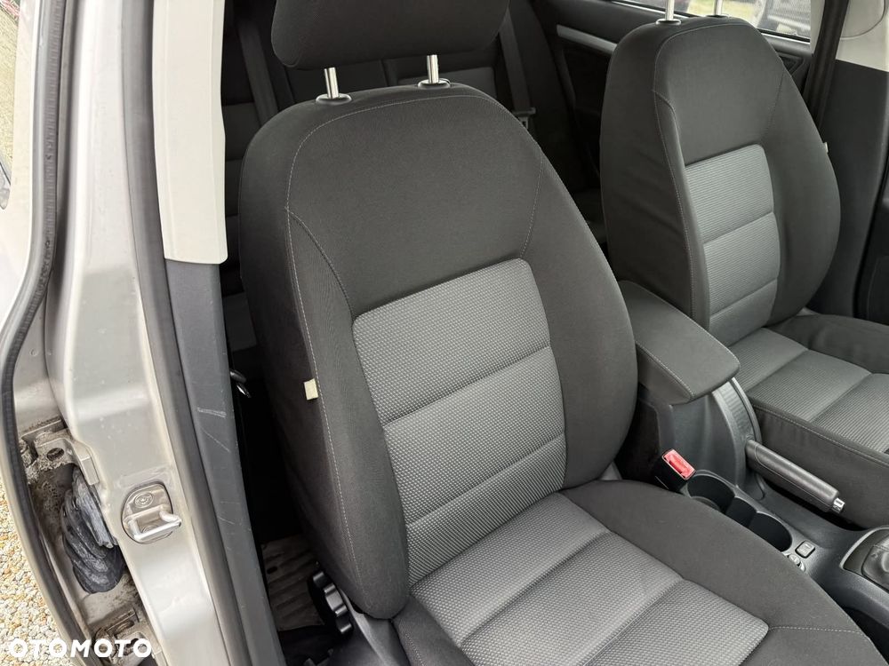 Skoda Octavia 1.6 Combi Ambiente - 24