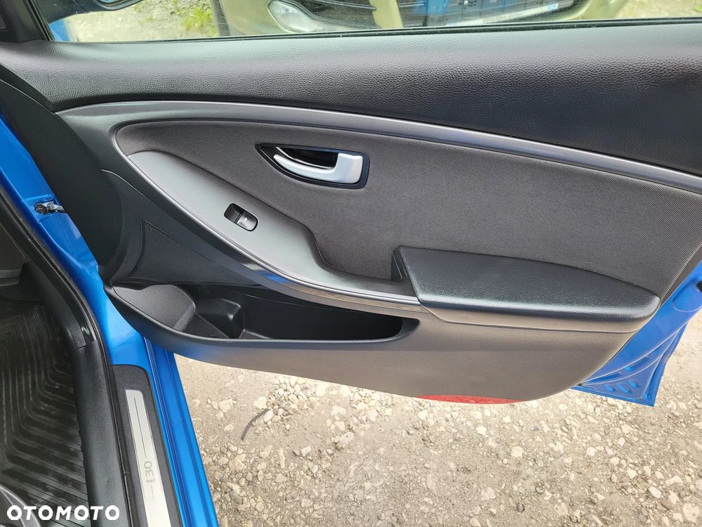 Hyundai i30 Kombi 1.6 GDi DCT Premium - 22