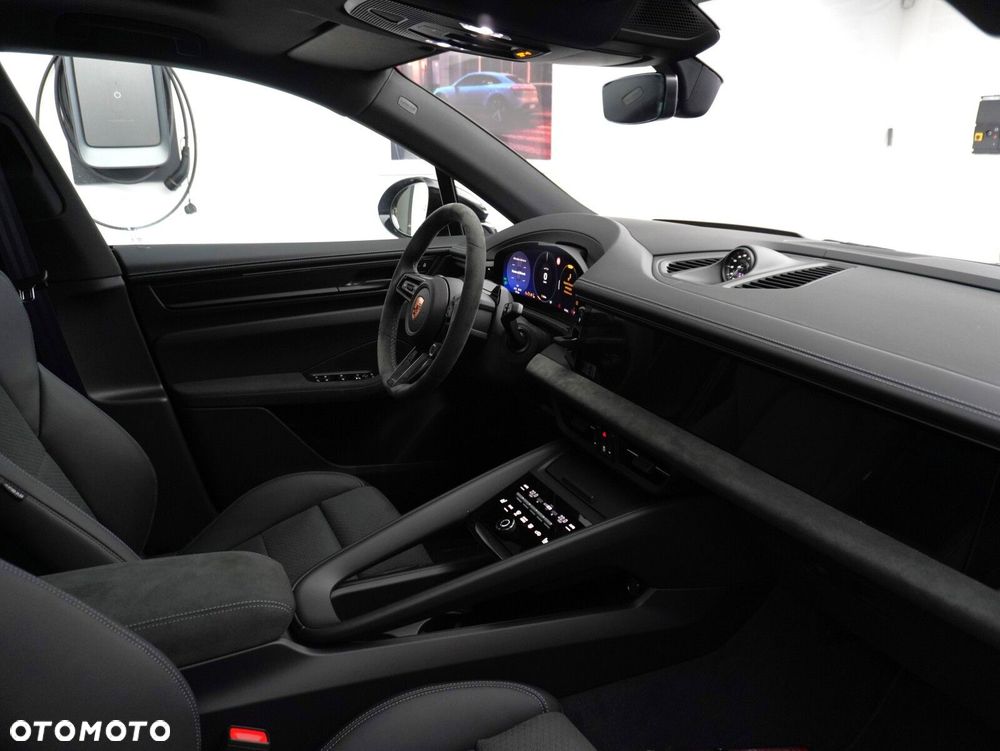 Porsche Macan GTS 100kWh - 32