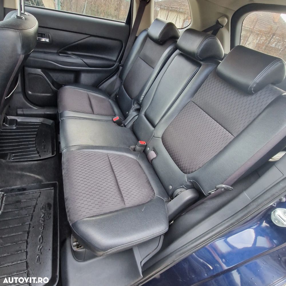 Mitsubishi Outlander - 7
