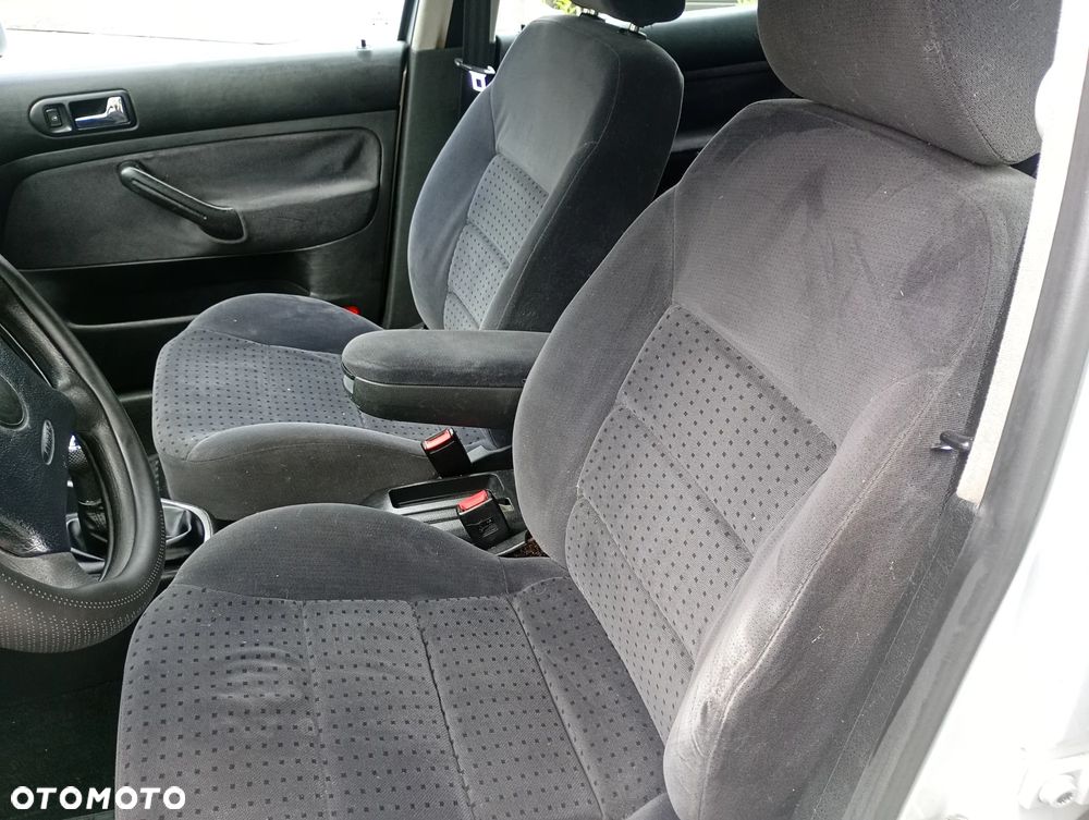 Volkswagen Golf 1.6 - 11