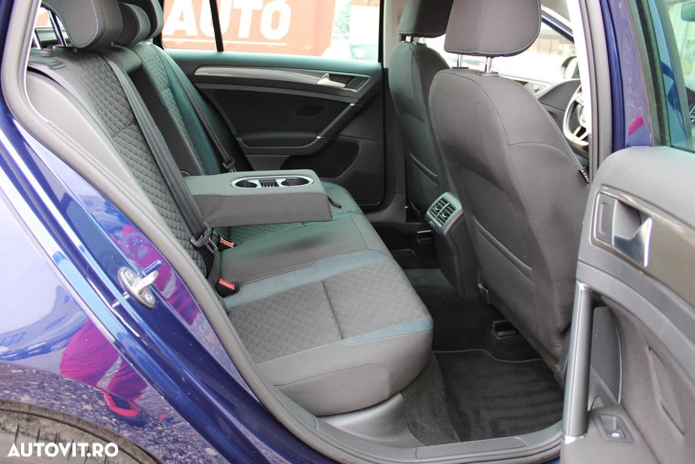 Volkswagen Golf 1.6 TDI SCR DSG IQ.DRIVE - 11