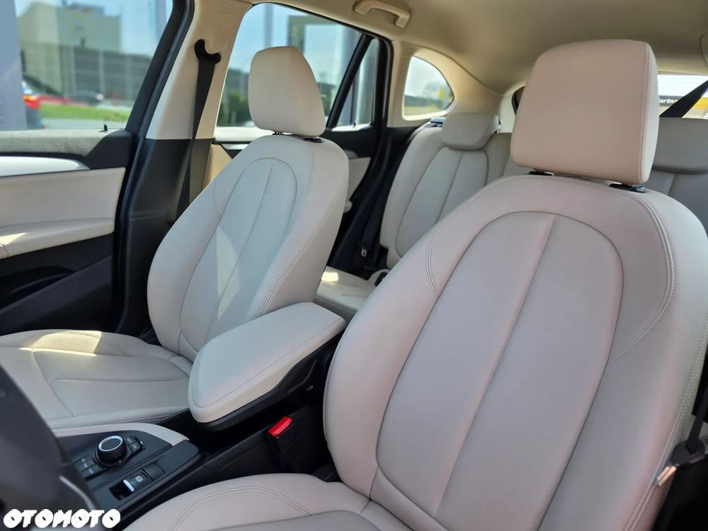BMW X1 sDrive16d xLine - 19