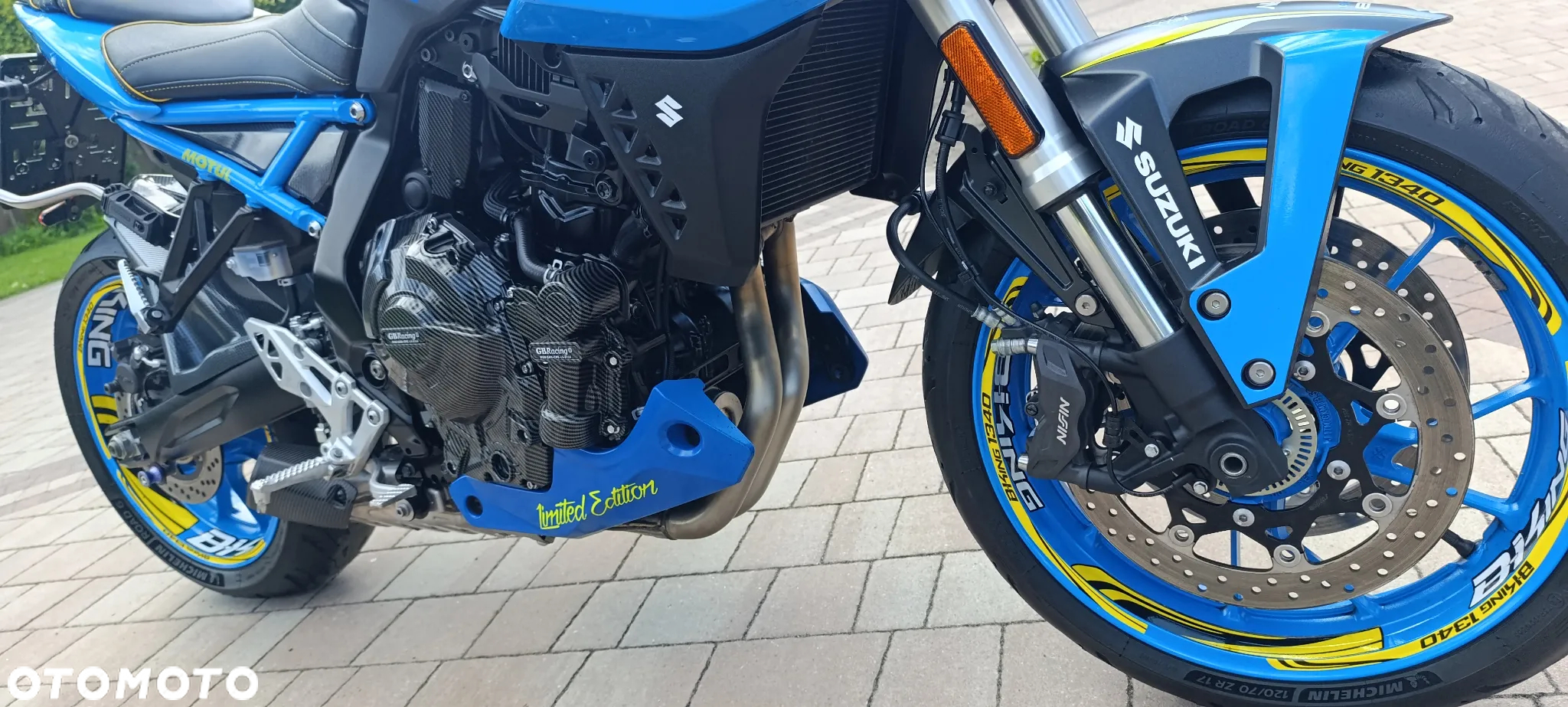 Suzuki GSX - 29