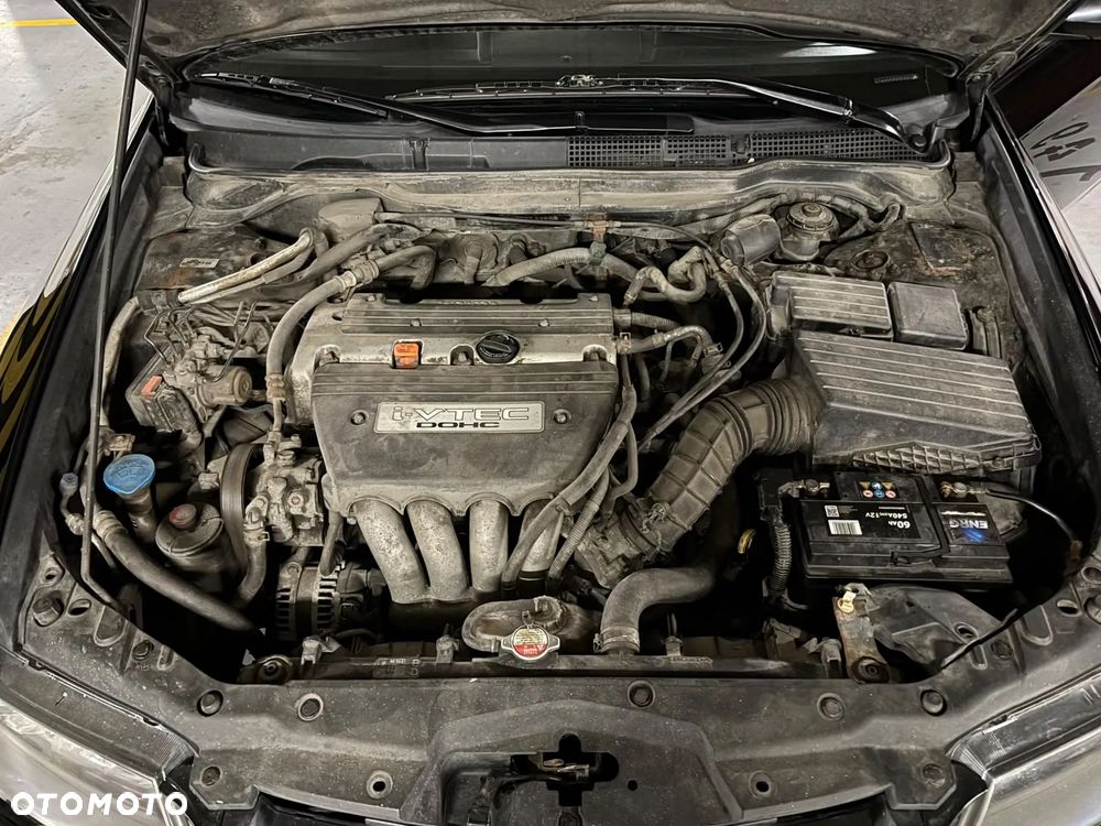Honda Accord 2.0 Executive - 33