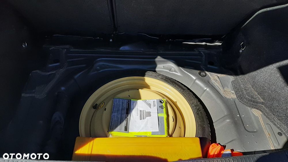 Toyota Auris 1.6 VVT-i Sol - 10