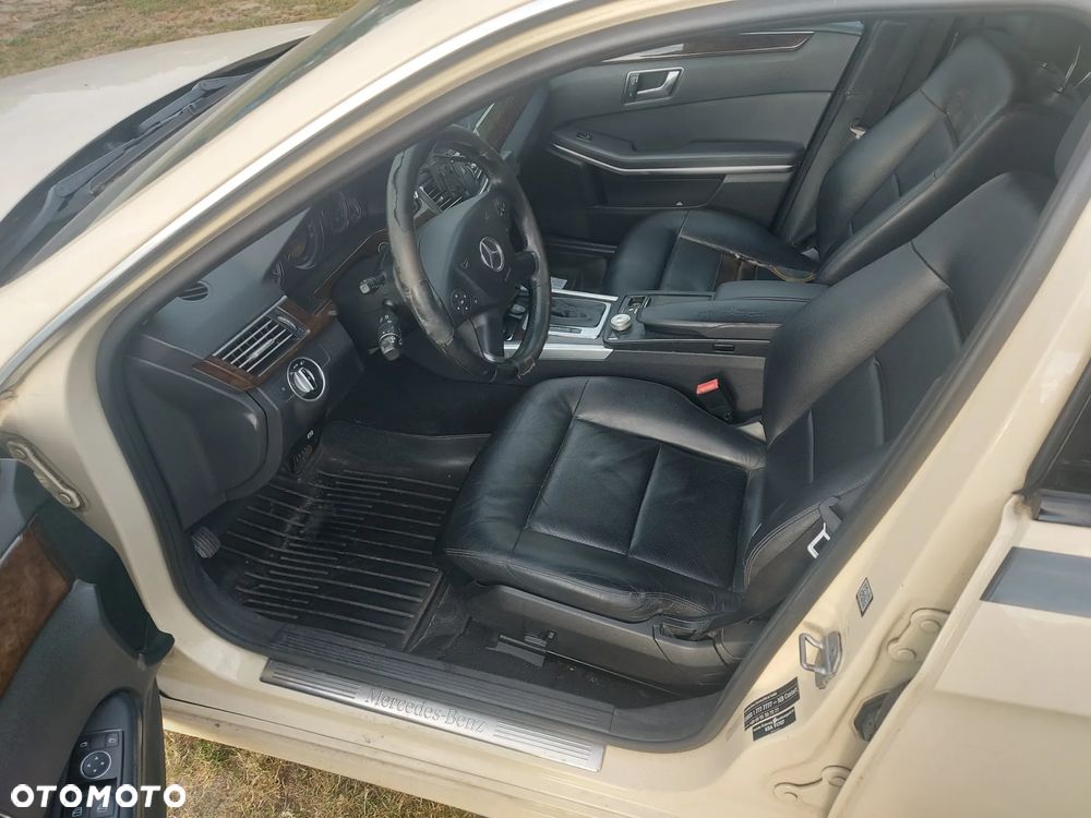 Mercedes-Benz Klasa E 200 T CDI 7G-TRONIC Elegance - 7