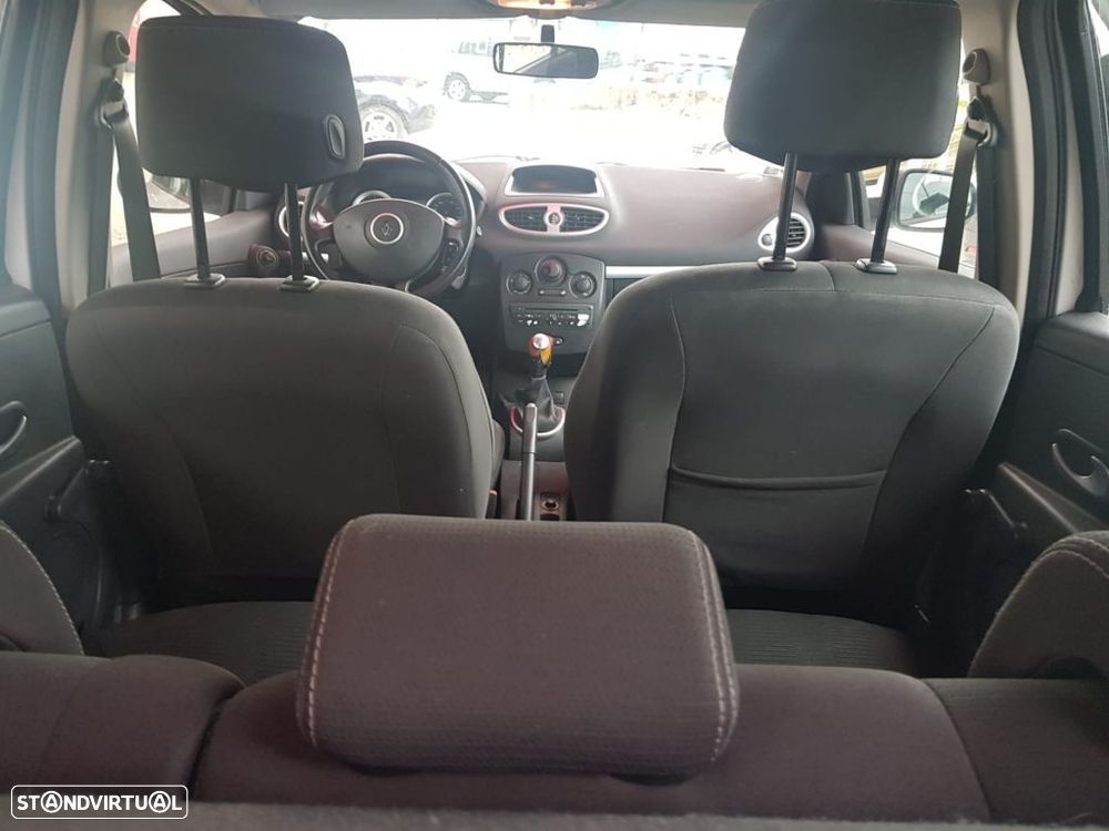 Renault Clio 1.5 dCi Fairway - 13