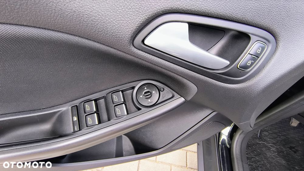 Ford Focus 1.0 EcoBoost Gold X (Trend) - 17