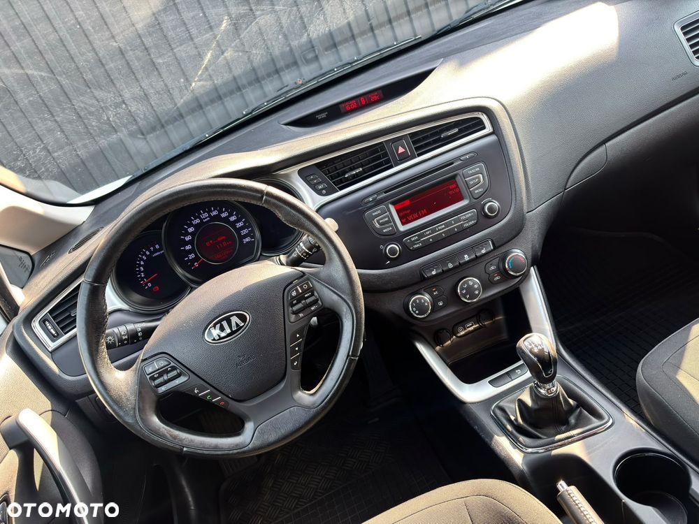 Kia Ceed 1.4 CVVT ISG Dream Team Edition - 14