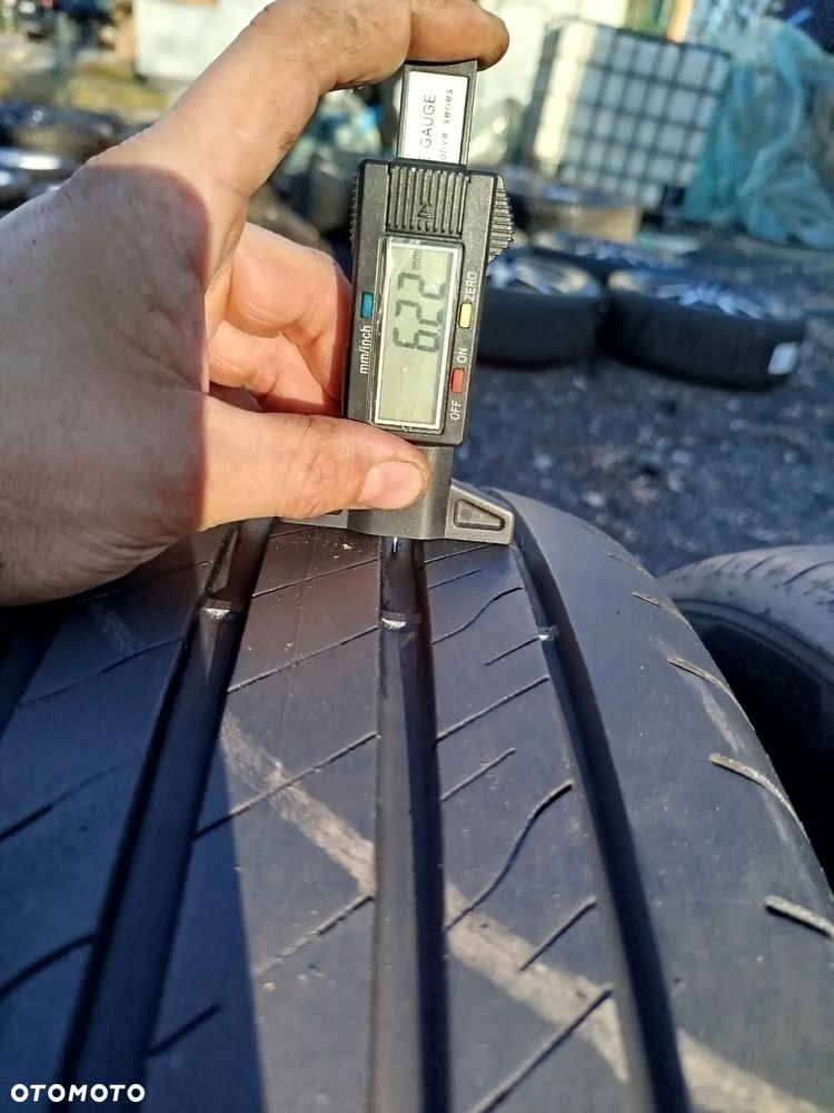 215/55R17 94W Goodyear Perfomance 2 2sztx90% bieżnika 23r - 5