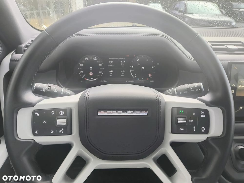 Land Rover Defender - 20