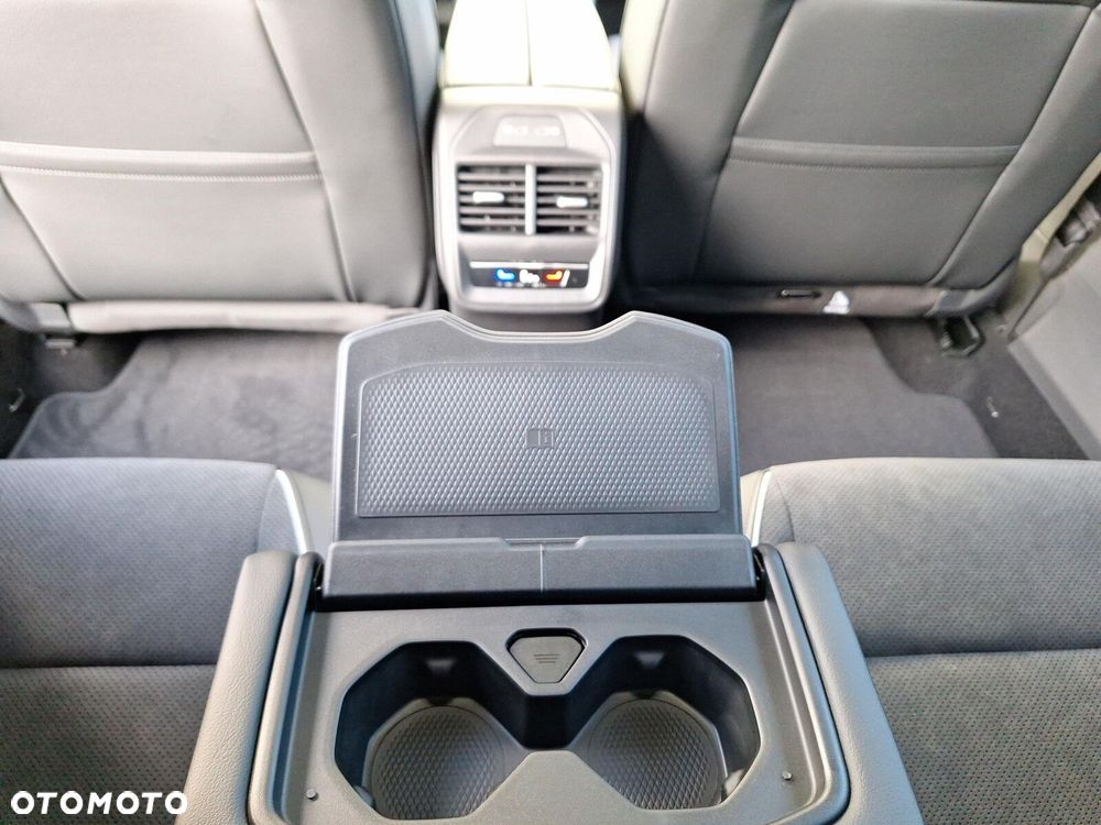 Volkswagen Passat - 24