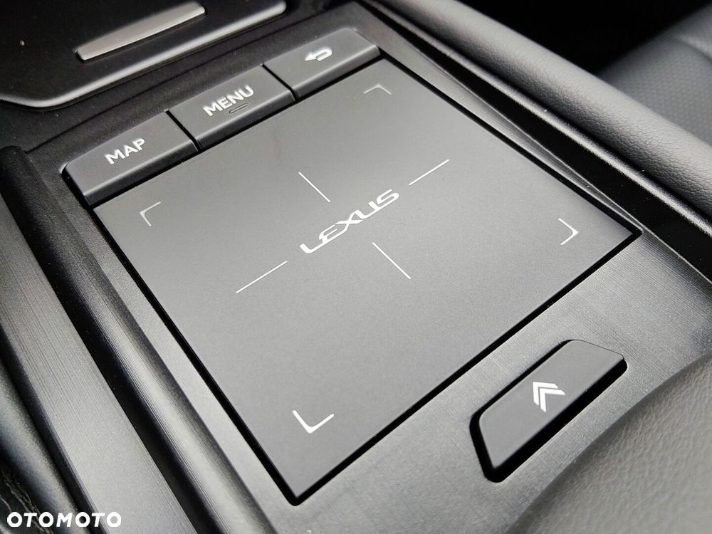 Lexus ES 300h F Sport - 34