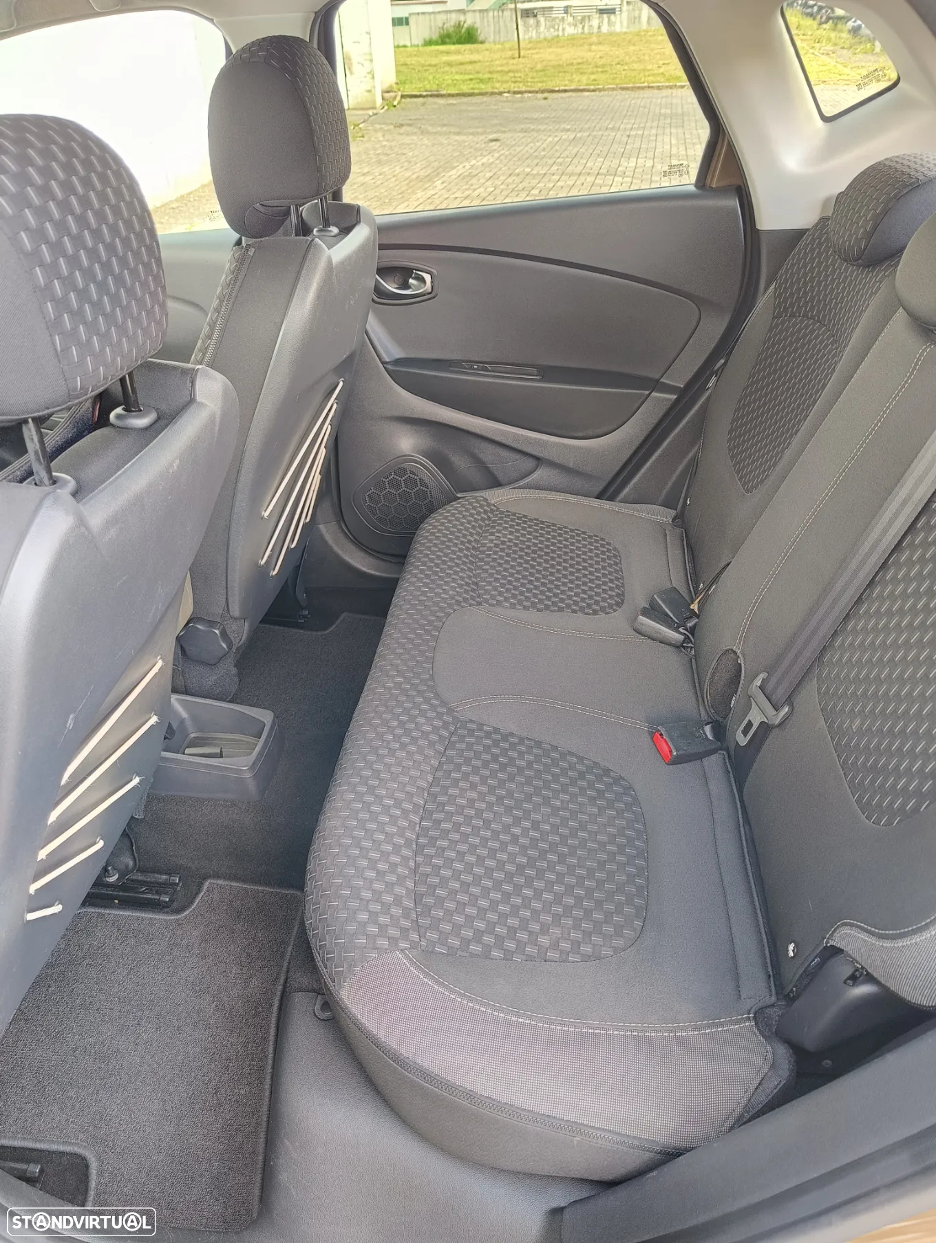 Renault Captur 1.5 dCi Exclusive C/Pneu - 11