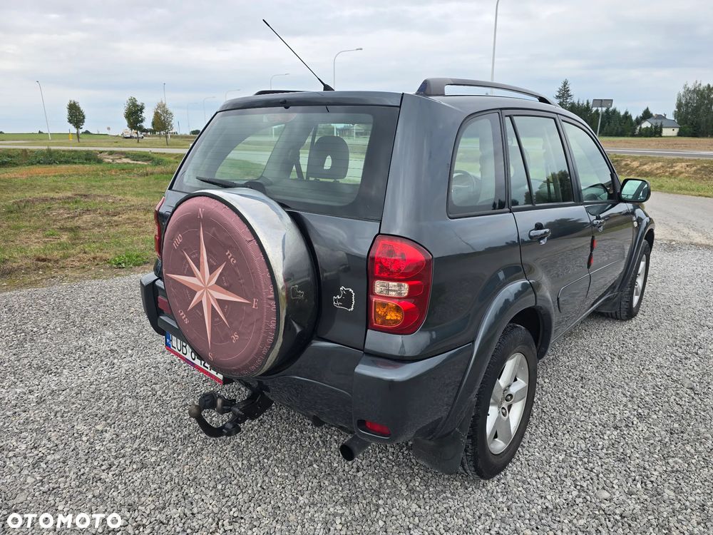 Toyota RAV4 - 8