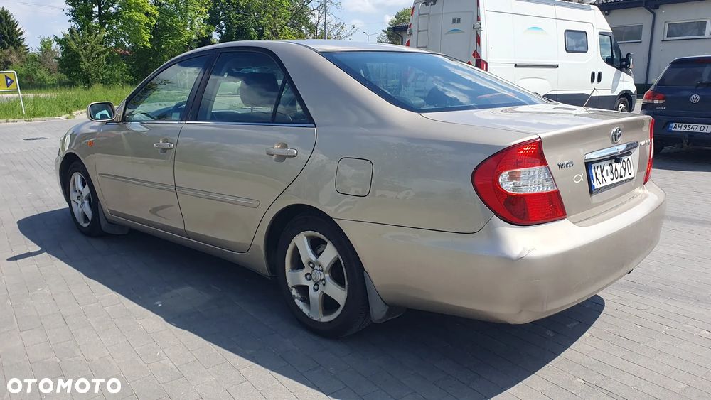Toyota Camry 3.0 V6 - 4