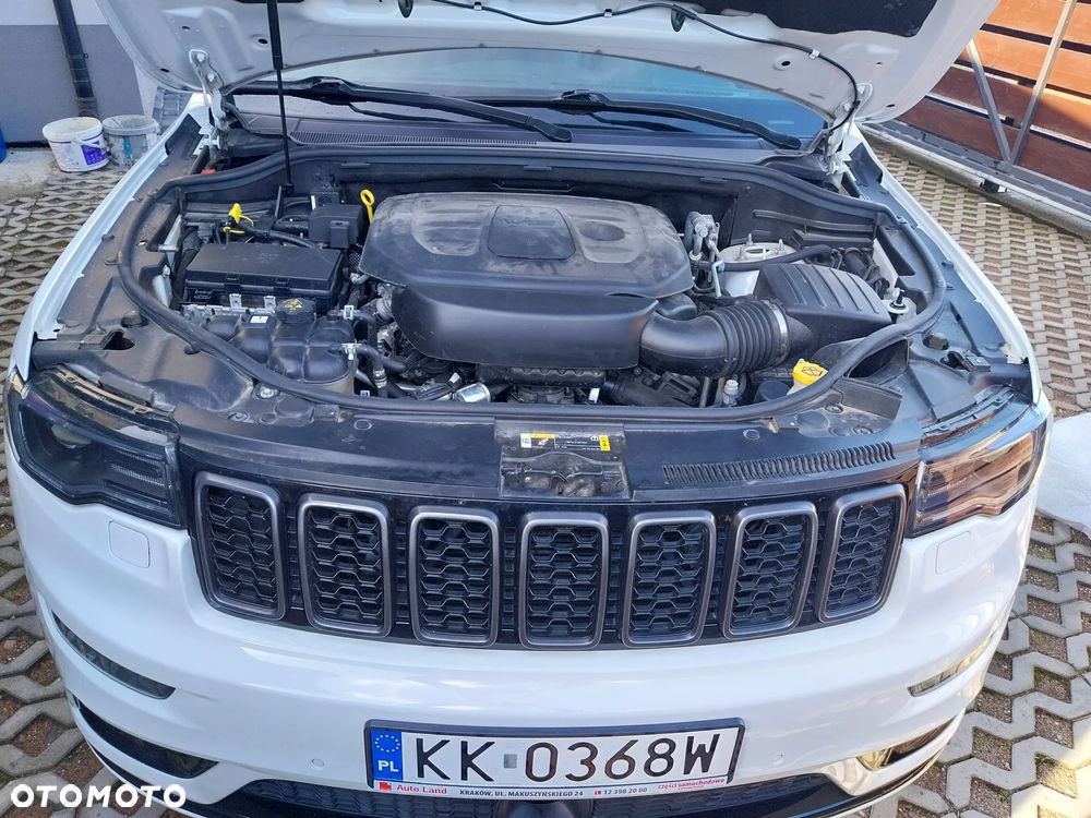 Jeep Grand Cherokee - 16