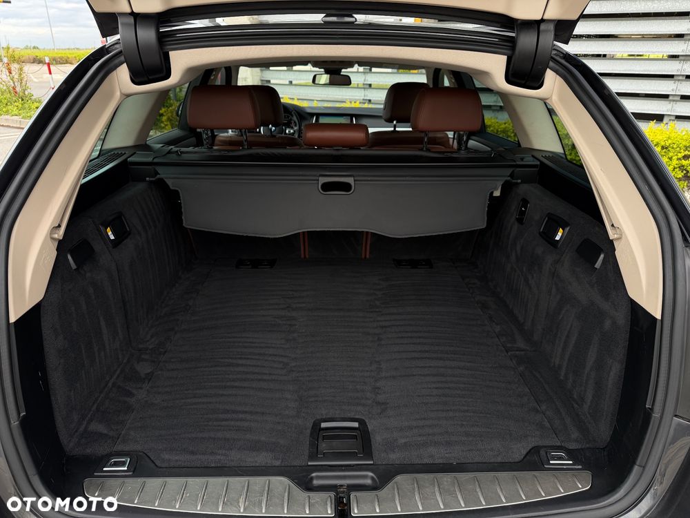 BMW Seria 5 520d xDrive - 25
