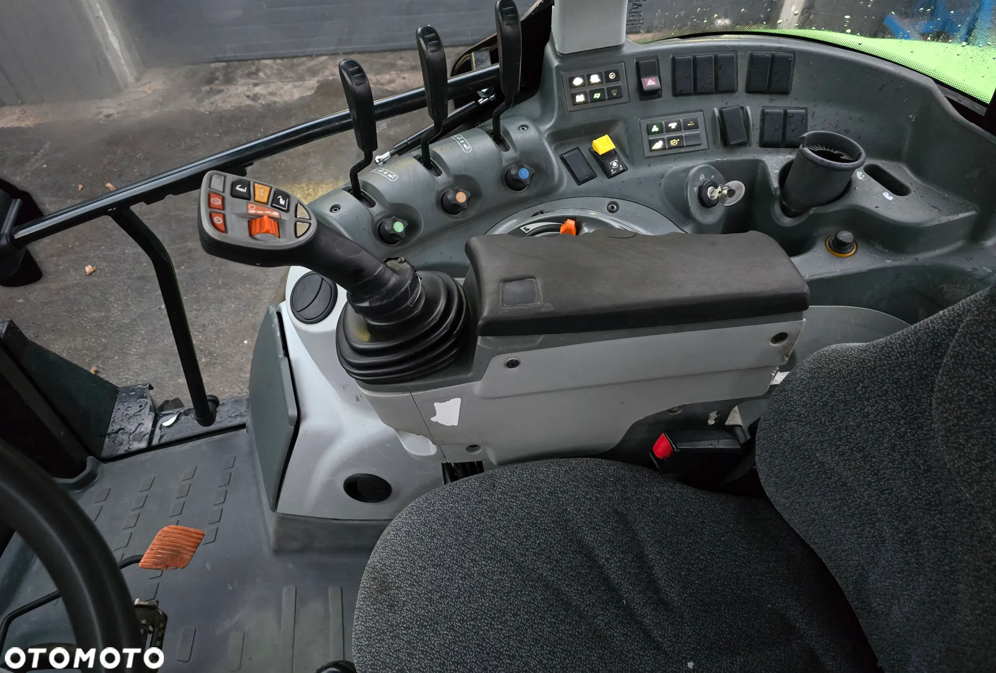 Claas Arion 430 - 10