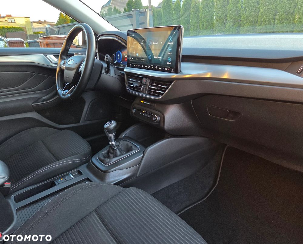 Ford Focus 1.0 EcoBoost Titanium X - 26