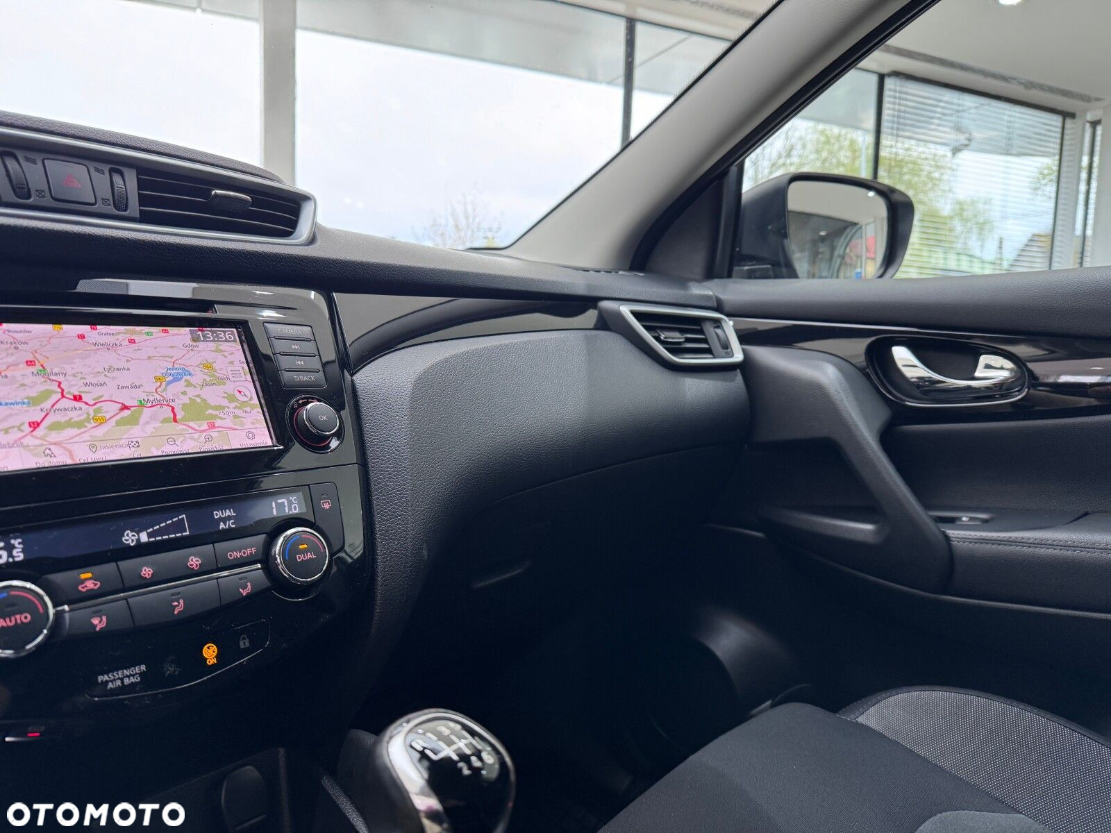 Nissan Qashqai 1.3 DIG-T N-Connecta - 31