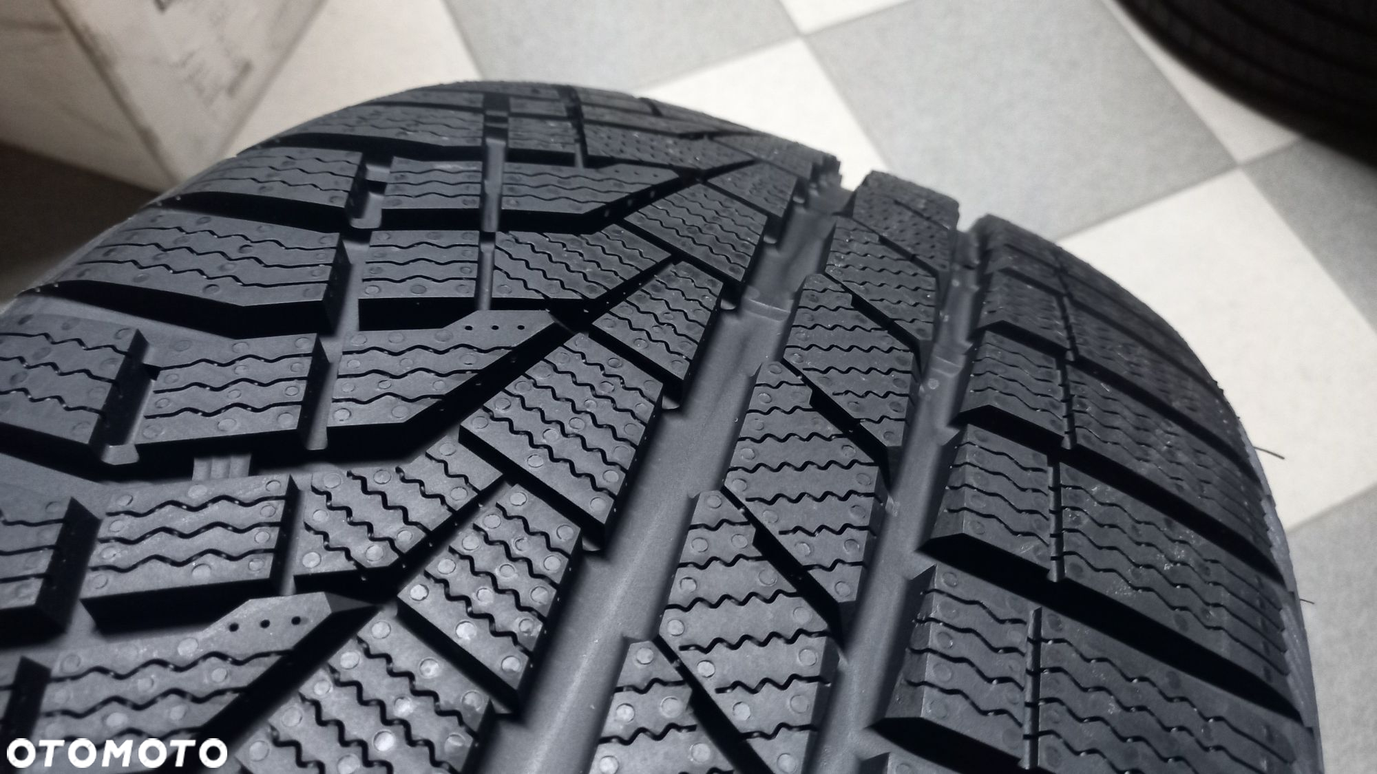 Opony Zimowe Sailun ICE Blazer Alpine EVO 01 235/35/19 4szt - 2