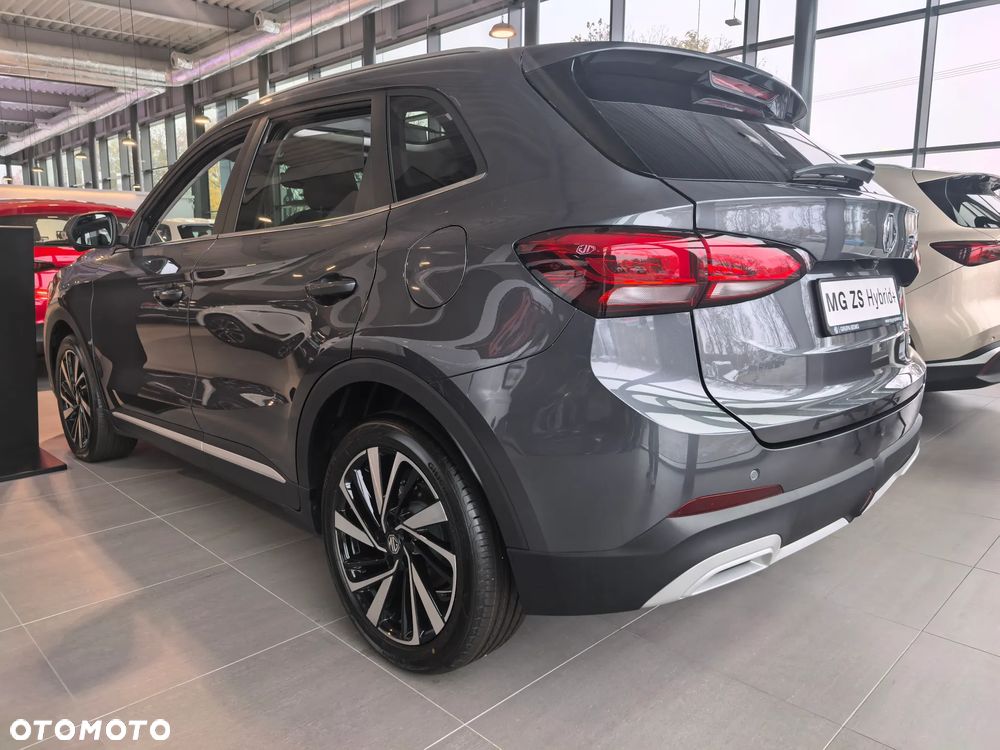 MG ZS Hybrid+ - 8