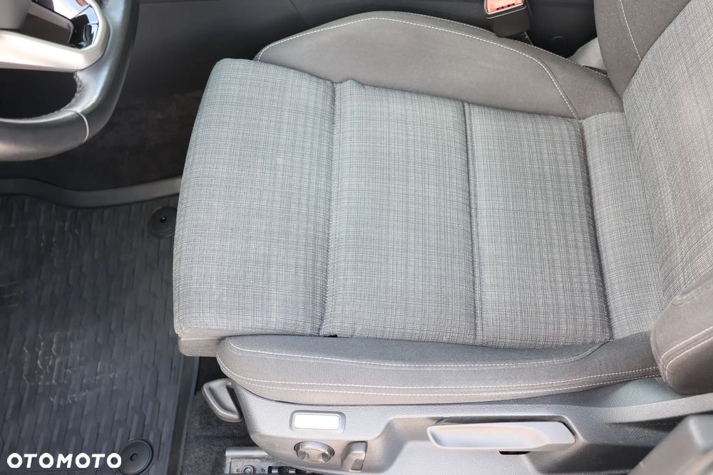 Volkswagen Passat Variant 2.0 TDI EVO Elegance DSG - 17