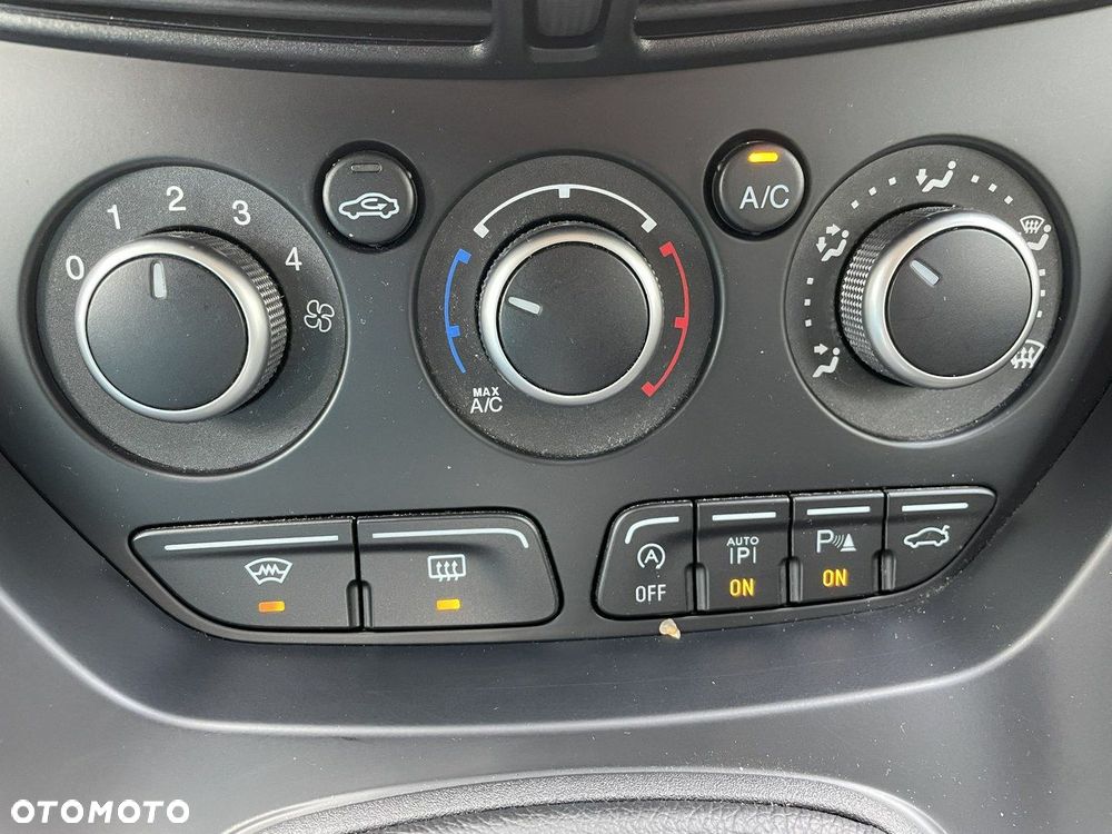 Ford Kuga 1.5 EcoBoost 2x4 ST-Line - 11
