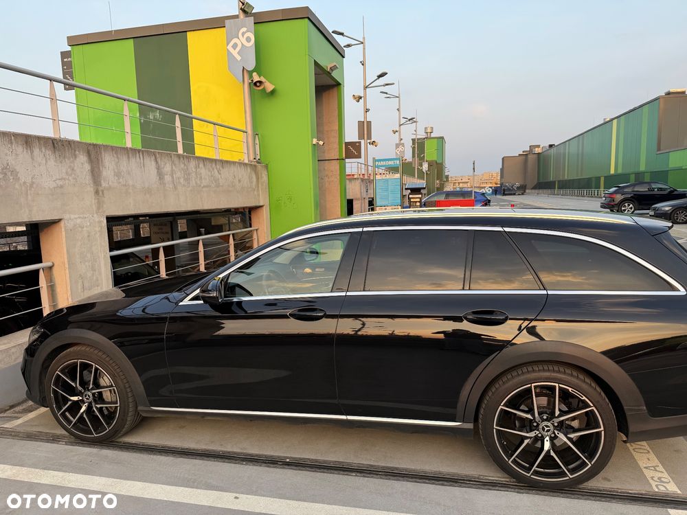 Mercedes-Benz Klasa E 220 d 4-Matic 9G-TRONIC - 2