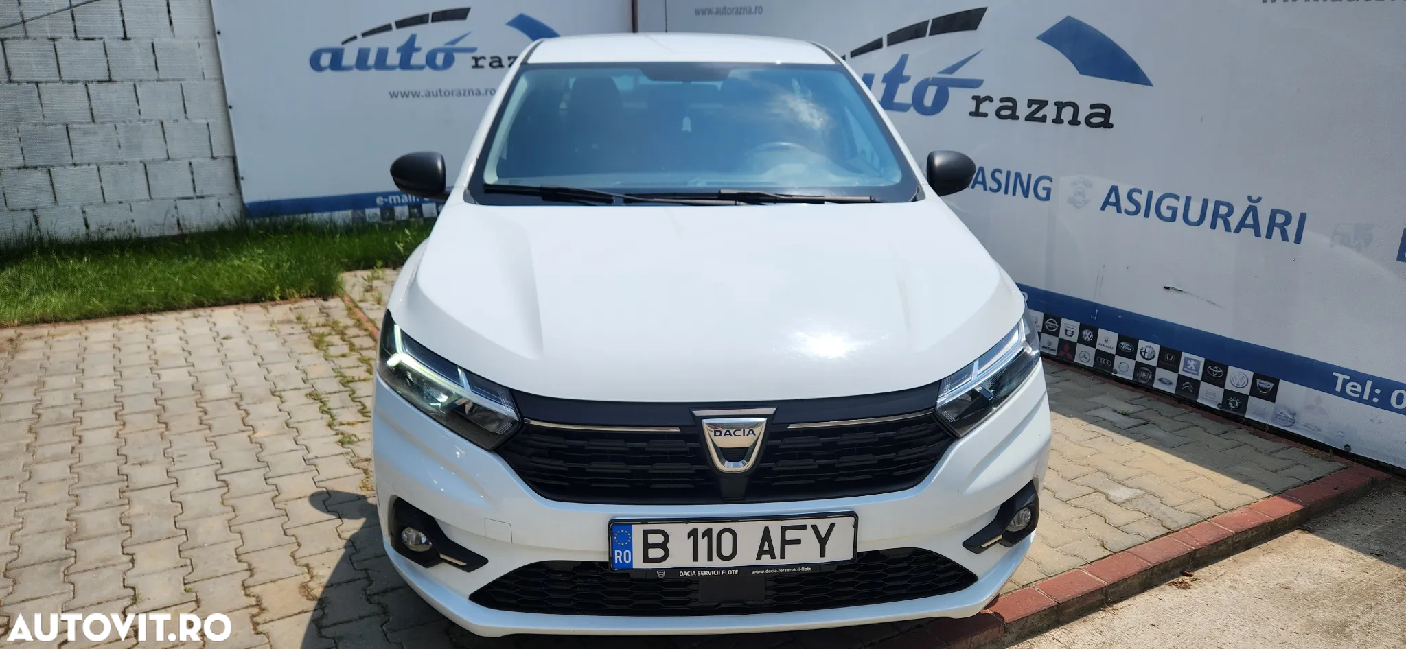 Dacia Logan TCe 90 Essential - 4