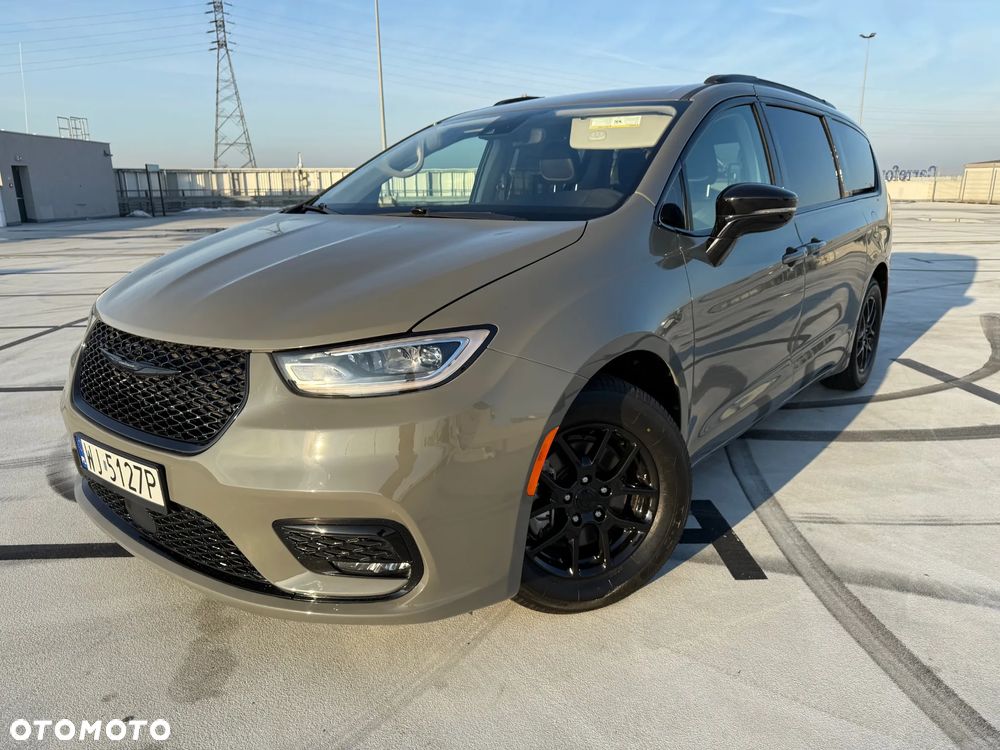 Chrysler Pacifica - 16